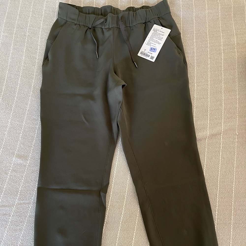 lululemon On The Fly 7/8 Pant Woven, Size 8